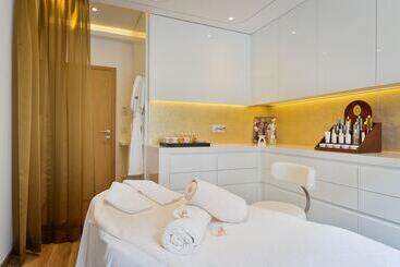 هتل Trofana Royal 5 Sterne Superior Resort