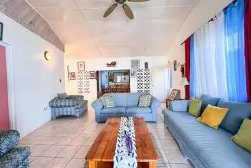پانسیون Unforgettable Villa