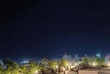 Hotel Grand Residences Unit 1805