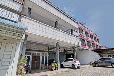 Отель Oyo 93325 Bagus Jaya Syariah