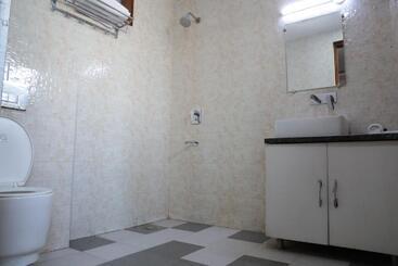 The Sandalwood Hotel I Sec 38 I Near Medanta Medicity Gurgaon