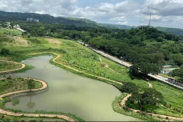 شقة فندقية Spacious Luxury Condo W/ Kitchen Beside Hilton Clark D’heights