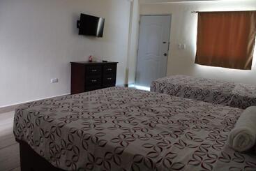 ユースホステル Oceanside Hotel & Pool