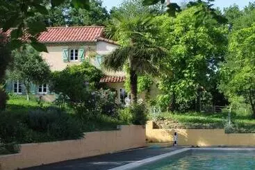 Bed and Breakfast Domaine De Calabel