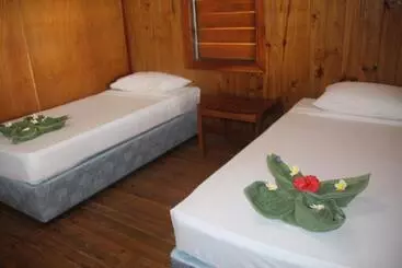 Mana Backpackers And Dive Resort