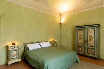 Bed and Breakfast Le Stanze Del Poeta Presso Il Nido