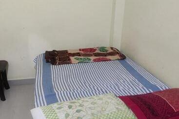 Bed and Breakfast Shanthi Comforts