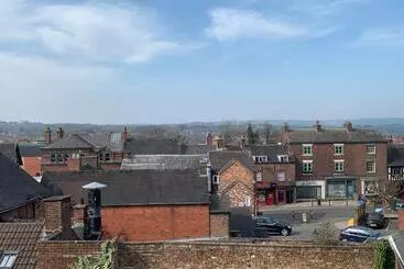 ホテル Market Place Serviced Apartments, Leek