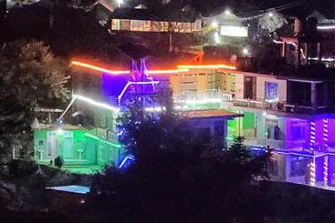 פנסיון Mishika Magic Place