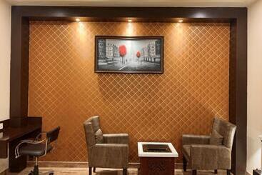 Отель Lavanya Tower Haldwani