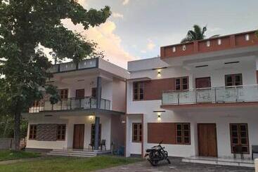 Majatalo Hololo Holidays Guest House