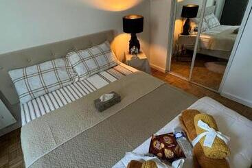 مبيت وإفطار Near The Palace Of Versailles Breakfast+parking