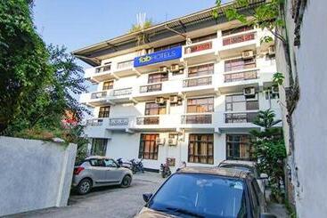 Fabhotel Cp Palace Race Course