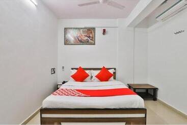 בית מלון כפרי Day Night Stay, Surat