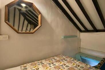 Hotell Casa Happy Dervish, 2mins Away From The Beach