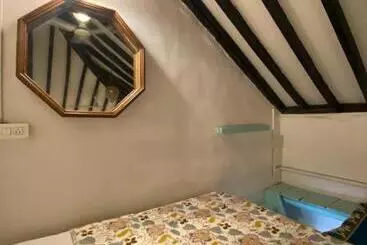 Hôtel Casa Happy Dervish, 2mins Away From The Beach