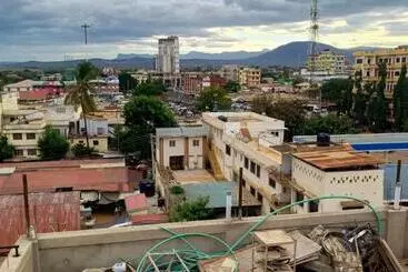 Oasis Hotel And Guest House. Voi