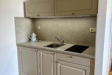 Apartmanszálloda Zámek Jenišovice