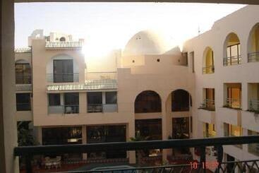ホテル La Perla Suites Hurghada