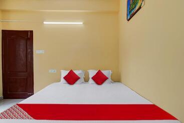 Hotel Oyo Flagship Souparnika Residency
