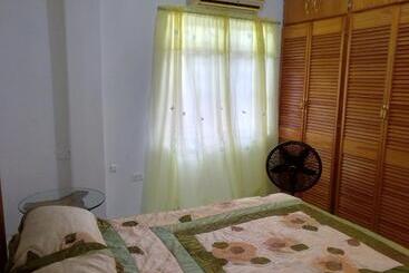 پانسیون Ana Y Clarence