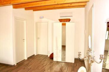 بنسيون Una Vita In Vacanza