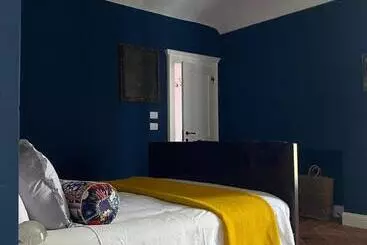 Bed and Breakfast The House