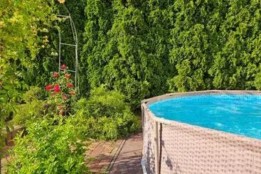 ペンション Czech Paradise Family Guest House With Breakfast & Garden