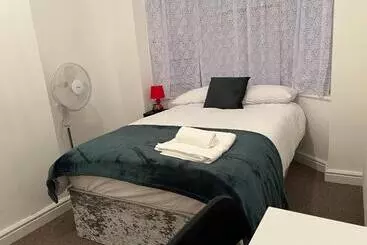 Pensió The Coral Guest House 1 Mile From Winchester Market