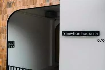 Majatalo Yimwhan House 01, Wat Ratchaburana