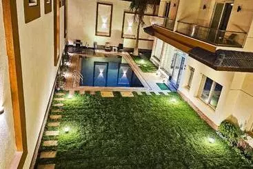 هتل آپارتمان Royal Elegance Room