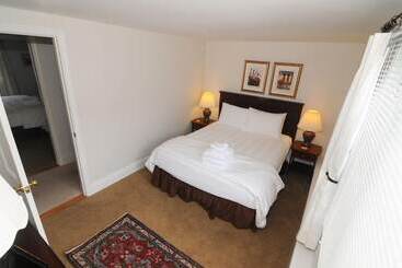 فندق Dyer's Beach House