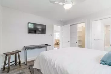 هتل Lighthouse Suites At Pine Point