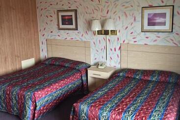 Отель Macthrift Motor Inn