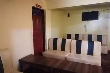 هتل Milimani Greens Inn