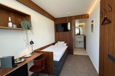 Tin Inn L Hückelhoven Einfach Gut Das Hotel Aus Hochwertig Ausgebauten überseecontainern