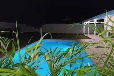 تختخواب و صبحانه Villa Créoléna