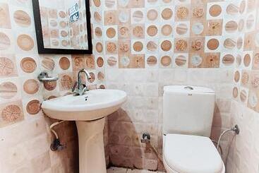 هتل The Barak S Residency Lpu Main Gate Special For Parents, Students, Couples, Corporate