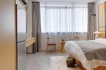 Yueshe Apartment   Hongqiao Longbai Xincun