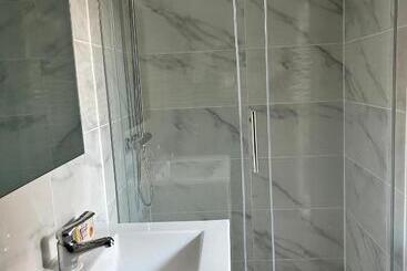 هاستل Chambre 12m2 Vue Jardin Centre Ville Massy