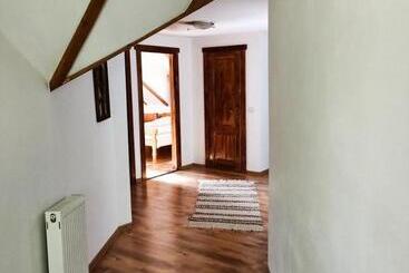 پانسیون Casa De Sub Sipote