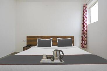 Hotel Flagship Royal View