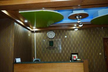 هتل Gr Meet & Greet