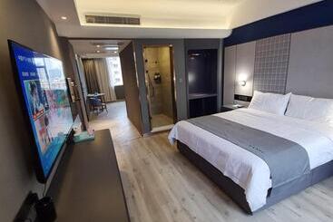 Otel Thank Inn Plus Hanzhong High Speed Railway Station