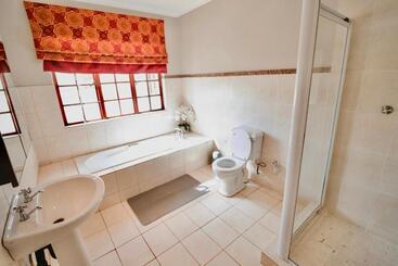 Pensió Lesmar Boutique Guesthouse