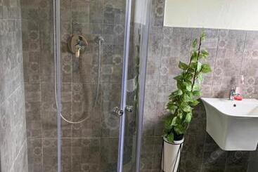 بنسيون Instincts