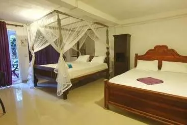Majatalo Kings Marine Sk Town