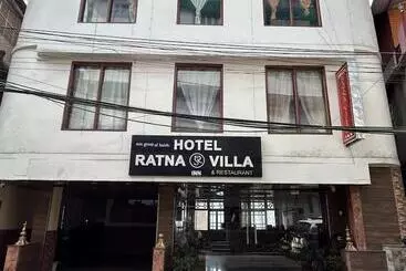 Hotelli Ratna Villa Inn