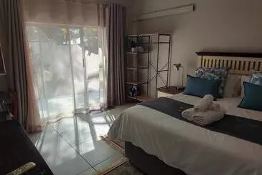 Pension Big Tree Guesthouse Brits