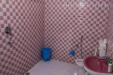 بنسيون Sanctuary Tourist Lodge